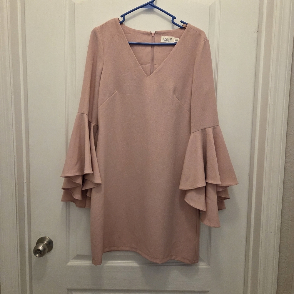 ELIZA J pink mini dress women's size 6 with bell sleeves V Neck